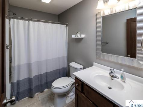 304 Tanager Road Mankato MN 56001