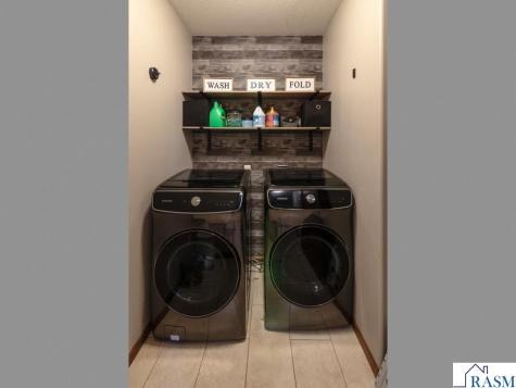 304 Tanager Road Mankato MN 56001