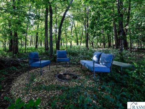 304 Tanager Road Mankato MN 56001