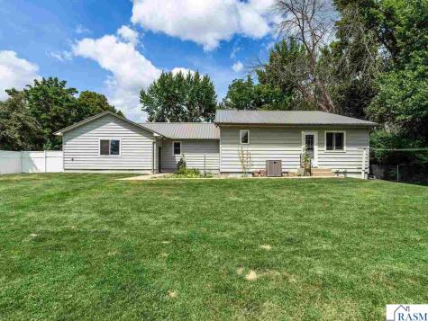 1429 Rice Lake Street Owatonna MN 55060