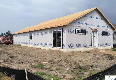 2118 Nelson Street St. Peter MN 56082-2252