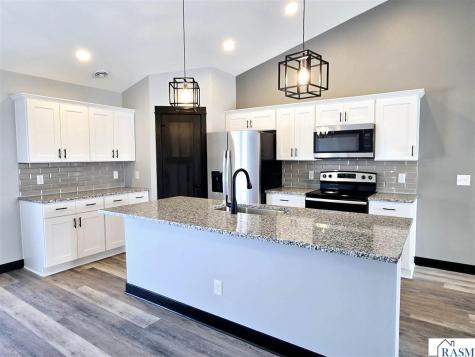 2118 Nelson Street St. Peter MN 56082-2252