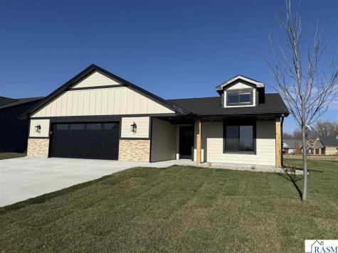 309 Pinehurst Drive Mankato MN 56001