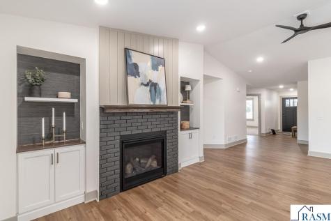 309 Pinehurst Drive Mankato MN 56001