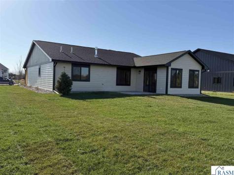 309 Pinehurst Drive Mankato MN 56001