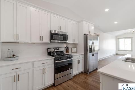 309 Pinehurst Drive Mankato MN 56001