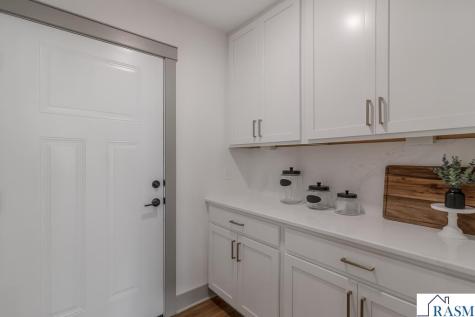 309 Pinehurst Drive Mankato MN 56001