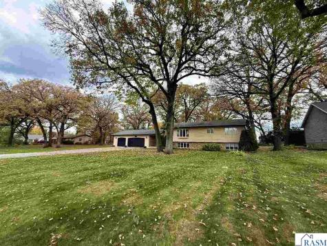 52387 Acorn Avenue North Mankato MN 56003