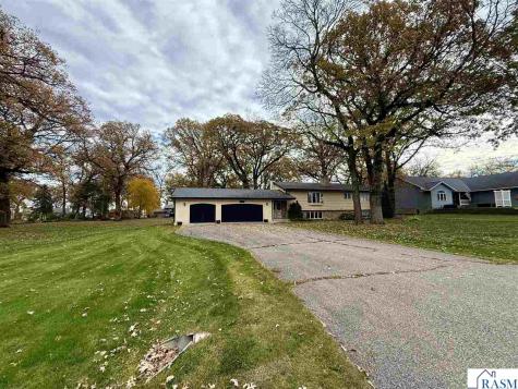 52387 Acorn Avenue North Mankato MN 56003