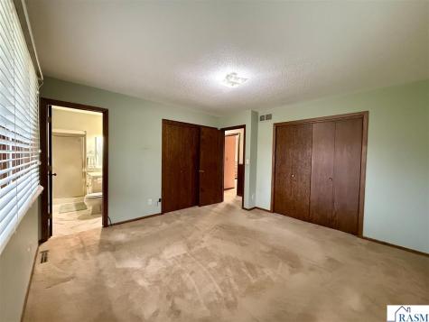 52387 Acorn Avenue North Mankato MN 56003
