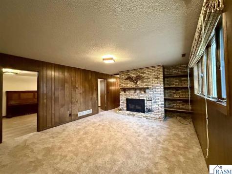 52387 Acorn Avenue North Mankato MN 56003