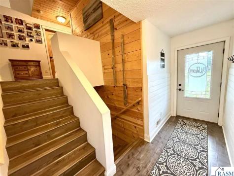 829 Tanager Road Mankato MN 56001