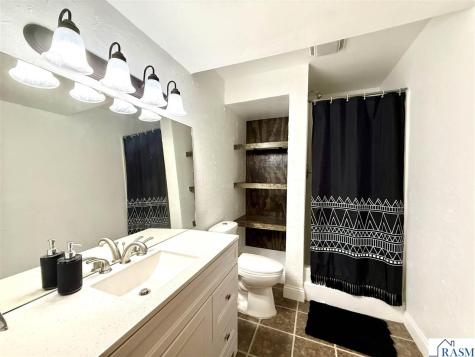 829 Tanager Road Mankato MN 56001