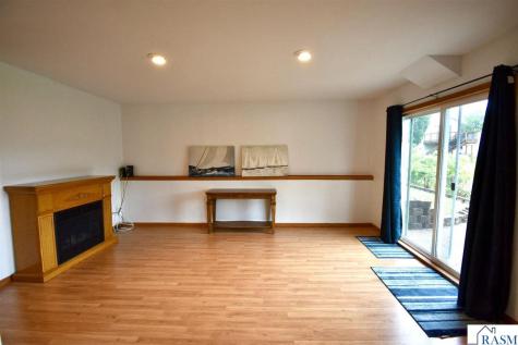 829 Tanager Road Mankato MN 56001