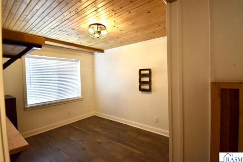 829 Tanager Road Mankato MN 56001