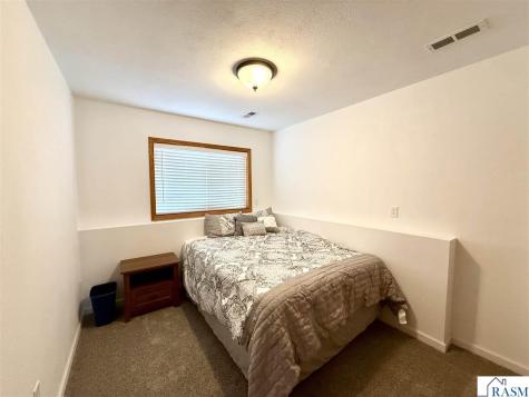 829 Tanager Road Mankato MN 56001
