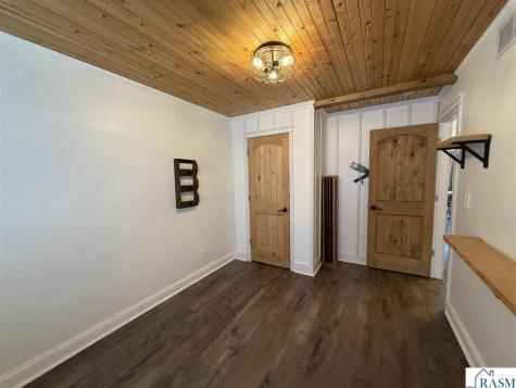 829 Tanager Road Mankato MN 56001