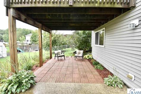 829 Tanager Road Mankato MN 56001