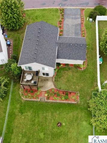 829 Tanager Road Mankato MN 56001