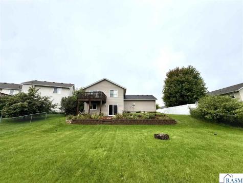 829 Tanager Road Mankato MN 56001
