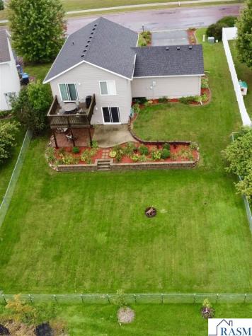 829 Tanager Road Mankato MN 56001
