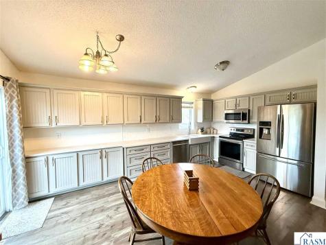 829 Tanager Road Mankato MN 56001