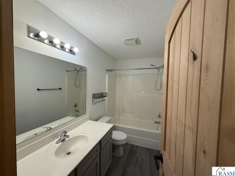 829 Tanager Road Mankato MN 56001