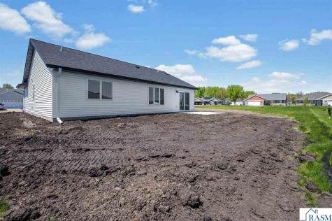 121 Copper Village Circle Mankato MN 56001
