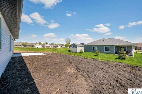 121 Copper Village Circle Mankato MN 56001