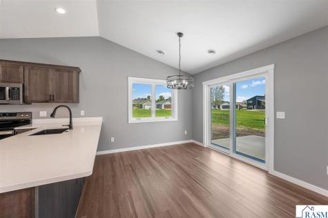 121 Copper Village Circle Mankato MN 56001