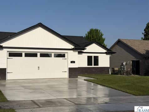 121 Copper Village Circle Mankato MN 56001
