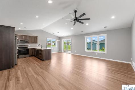 121 Copper Village Circle Mankato MN 56001