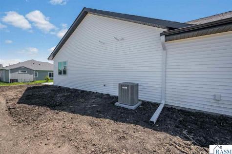 121 Copper Village Circle Mankato MN 56001