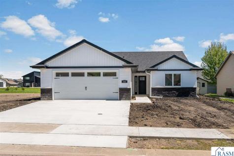 121 Copper Village Circle Mankato MN 56001