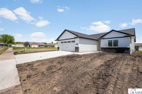 121 Copper Village Circle Mankato MN 56001