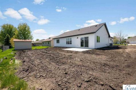 121 Copper Village Circle Mankato MN 56001