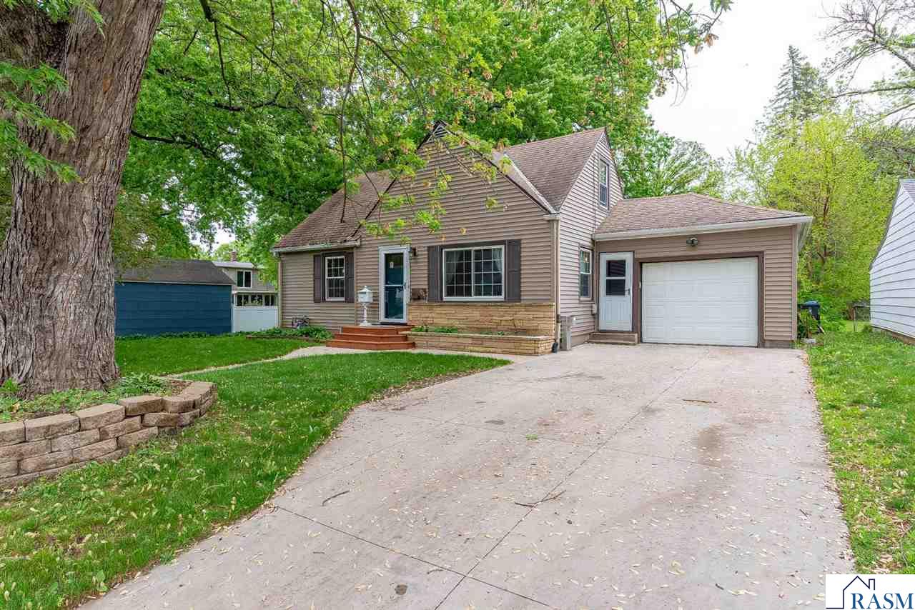 1215 Woodland Avenue Mankato MN 56001