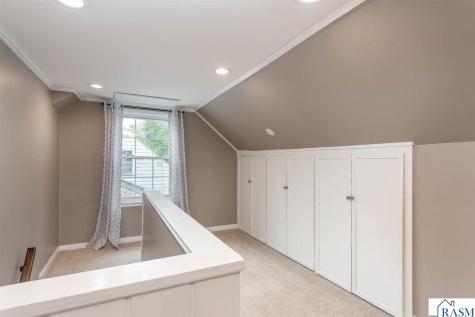 1215 Woodland Avenue Mankato MN 56001