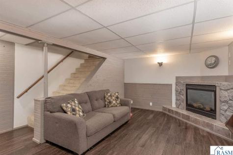 1215 Woodland Avenue Mankato MN 56001
