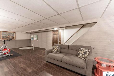 1215 Woodland Avenue Mankato MN 56001