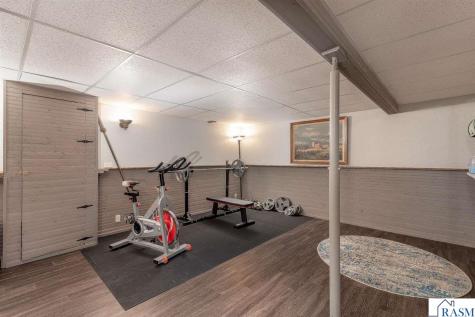 1215 Woodland Avenue Mankato MN 56001