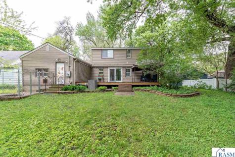 1215 Woodland Avenue Mankato MN 56001
