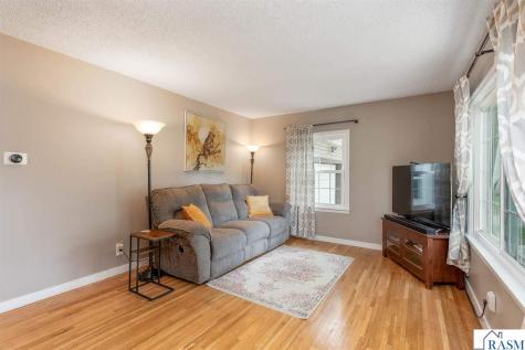 1215 Woodland Avenue Mankato MN 56001