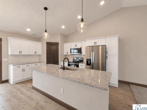 316 Falcon Run Eagle Lake MN 56024-1229
