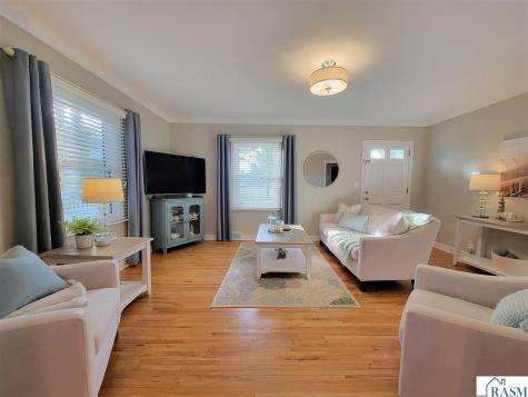 607 3rd Street N New Ulm MN 56073