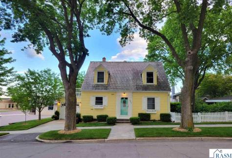 607 3rd Street N New Ulm MN 56073