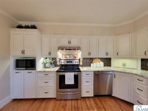 607 3rd Street N New Ulm MN 56073