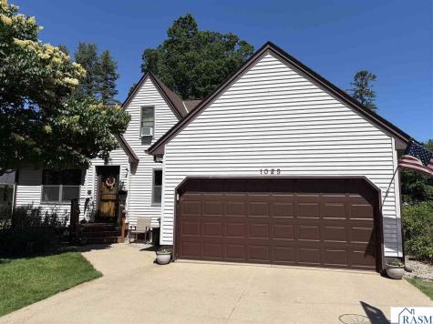 1025 S 3rd Avenue St. James MN 56081