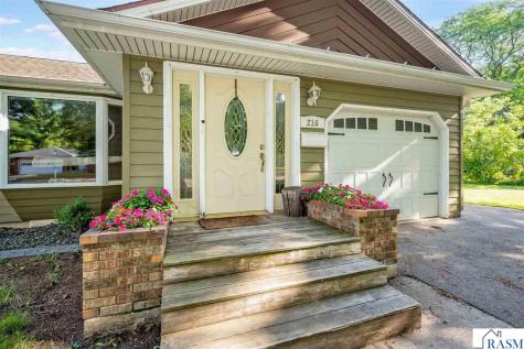 216 Haynes Street Mankato MN 56001