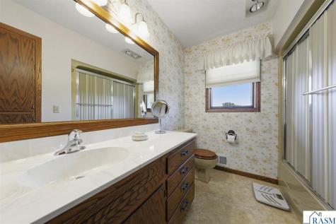 127 Woodcrest Terrace Le Sueur MN 56058